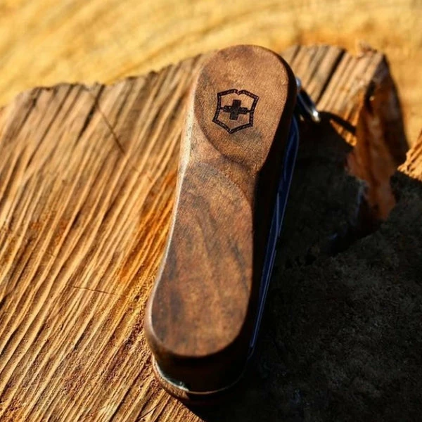 Victorinox Nail Clip 580 - Walnut - Image 4