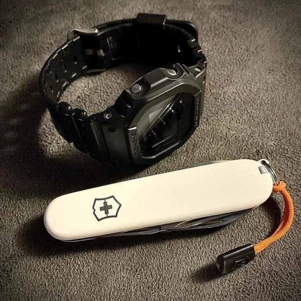 Victorinox Spartan - White - Image 4